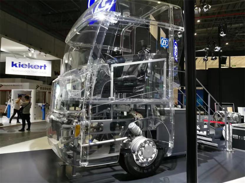 木里透明车模型